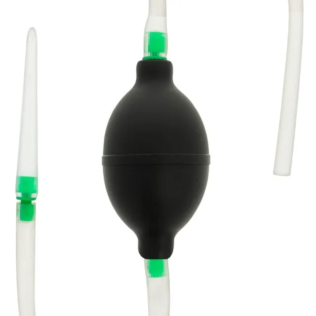 Duș anal cu tub de golire ADDICTED TOYS Travel Cleaner 3. din material flexibil și hipoalergenic. negru cu verde. 70 cm