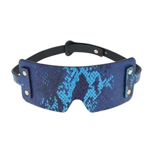 Mască OUCH! By Shots Blindfold. pentru jocuri erotice BDSM. din piele îmbinată. cu design de piele de șarpe. culoare albastru
