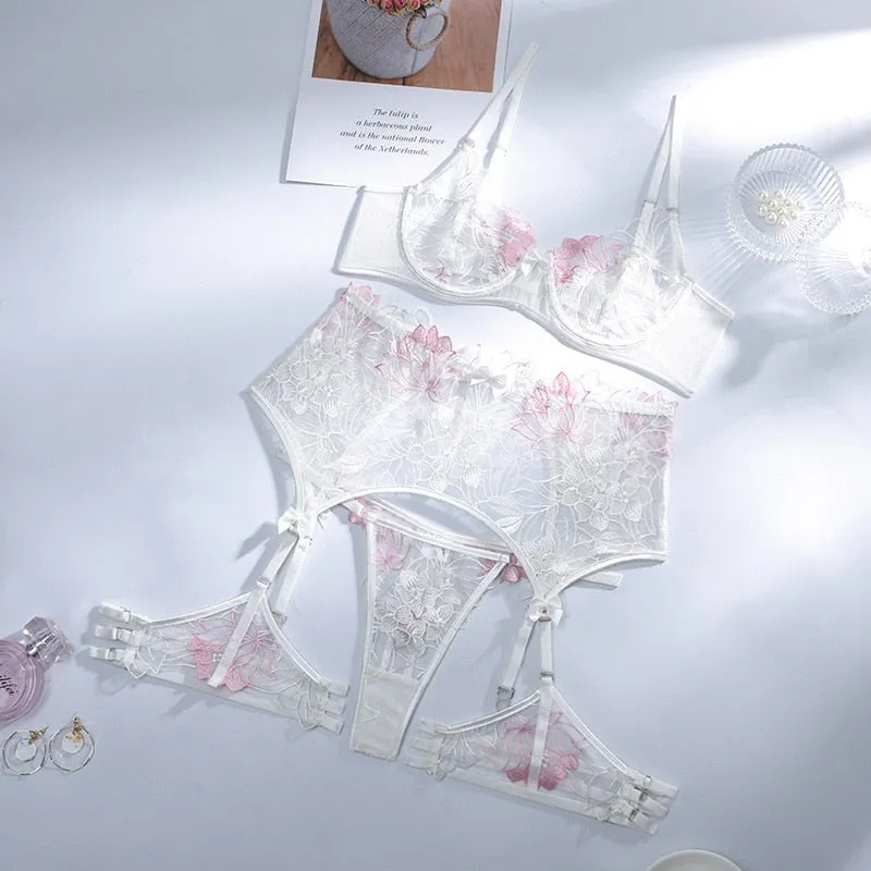 Rocio's White Floral Set