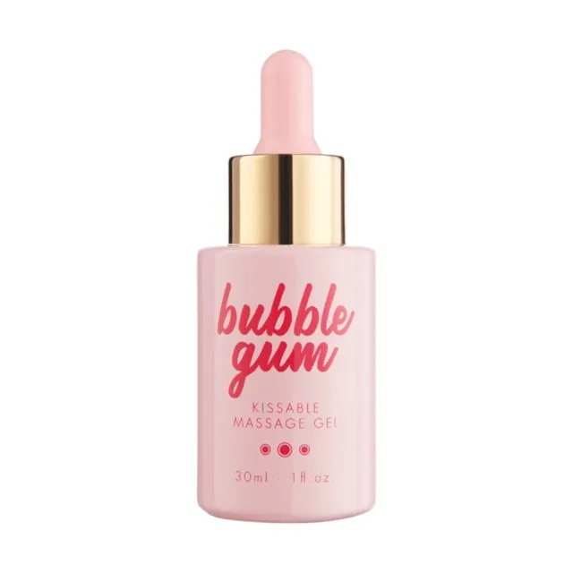 Set cadou erotic BIJOUX INDISCRETS Bubblegum Play Kit. cu ulei de masaj și luciu de buze pentru sex oral